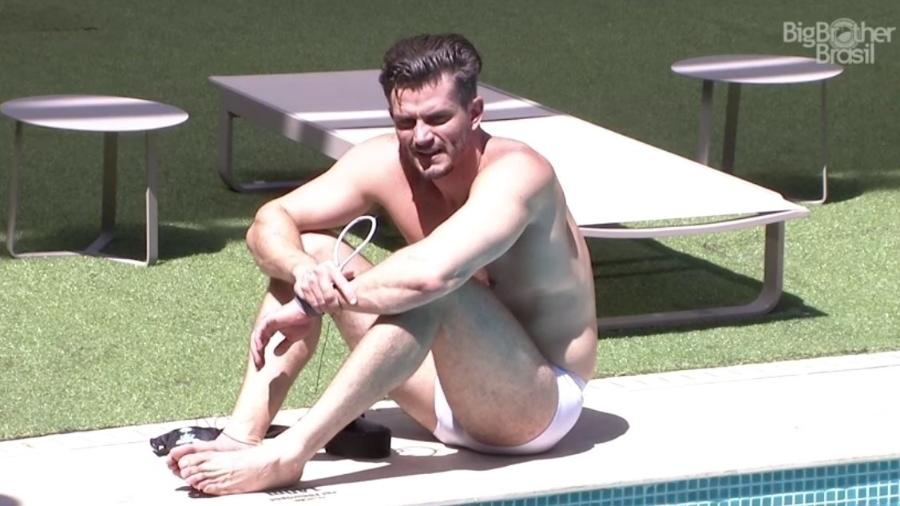 Marcos diz que ele e Emilly são um casal - Reprodução/Tv Globo
