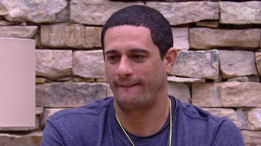 Daniel acha que Elis não tem caráter - Reprodução/TV Globo