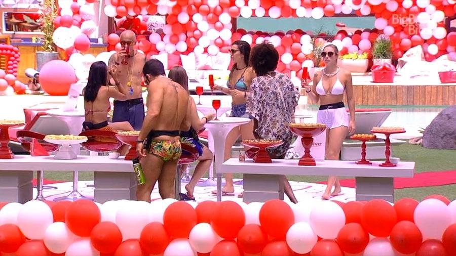 Festa agita casa do "BBB18" logo de manhã - Reprodução/GloboPlay