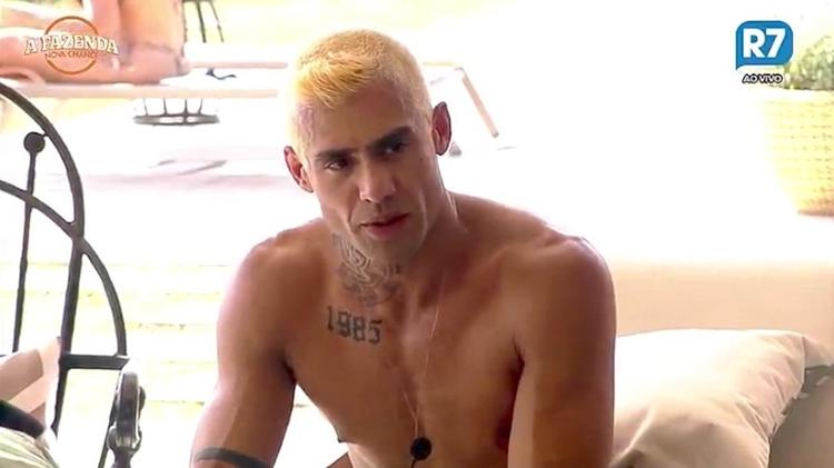 Yuri muda de visual - Reprodução/R7 - Reprodução/R7