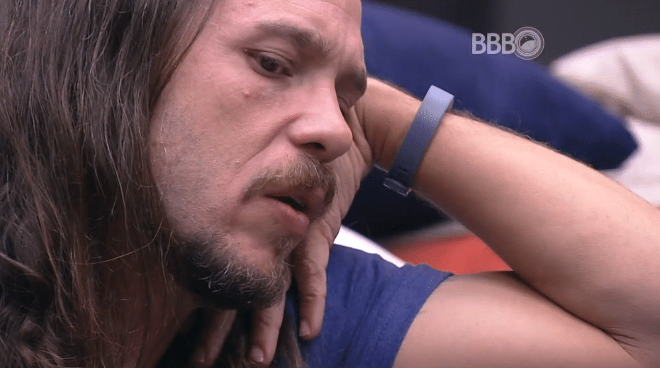 24.fev.2016 - No "BBB16", Tamiel diz que não votará mais em Ana Paula e Ronan - Reprodução/TV Globo