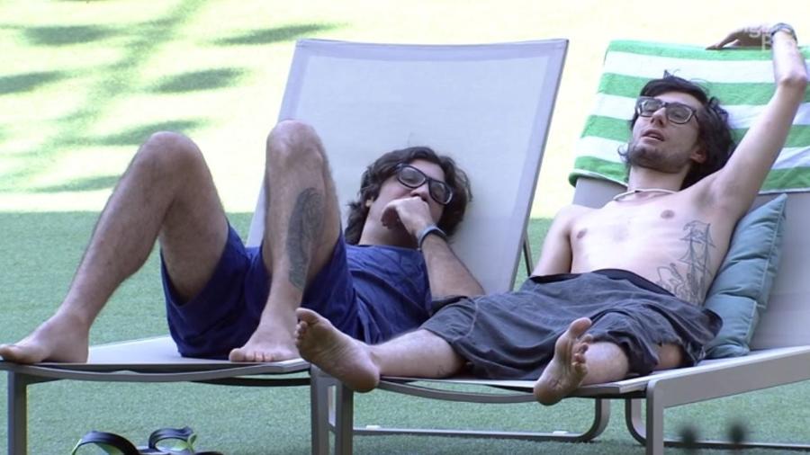 Pedro e Ilmar planejam paredão com Elis - Reprodução/TV Globo