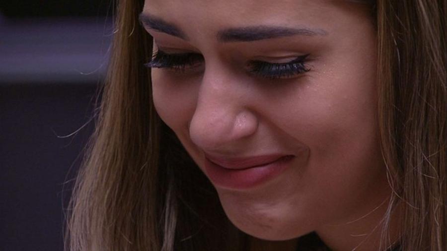 Vivian chora após a eliminação de Marinalva - Reprodução/Gshow