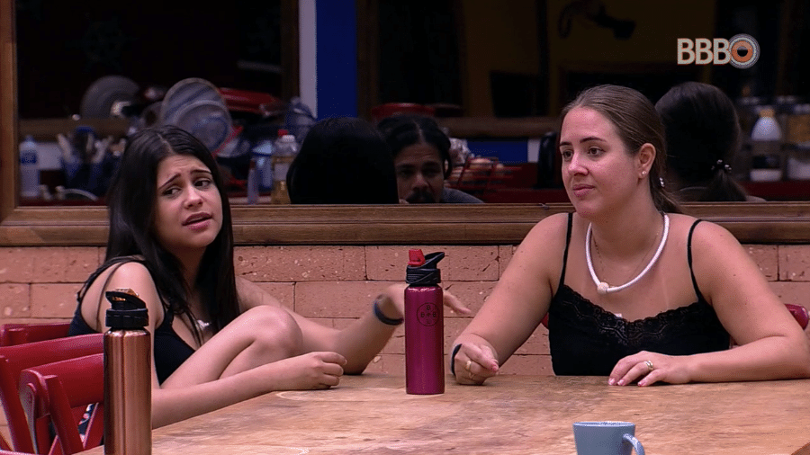 Ana Paula e Patrícia eram amigas durante o "BBB 18" (TV Globo); cearense detonou a "Bruxinha" - Reprodução/Globosatplay