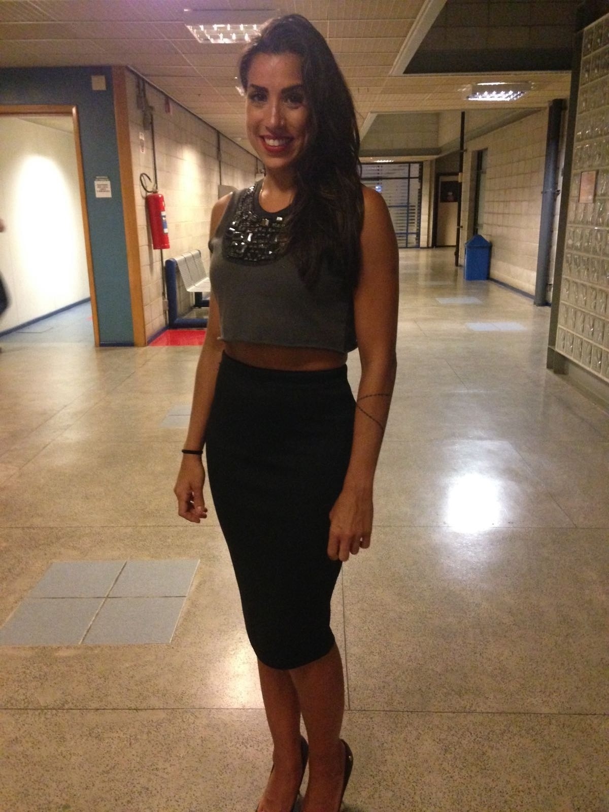 23.fev.2016 - Juliana posa para fotos após ser eliminada do "BBB16" - GiseLle de Almeida /UOL