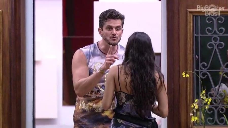 Fãs de Emilly rejeitam atitudes de Marcos e querem ele fora do "BBB17" - Reprodução/TVGlobo