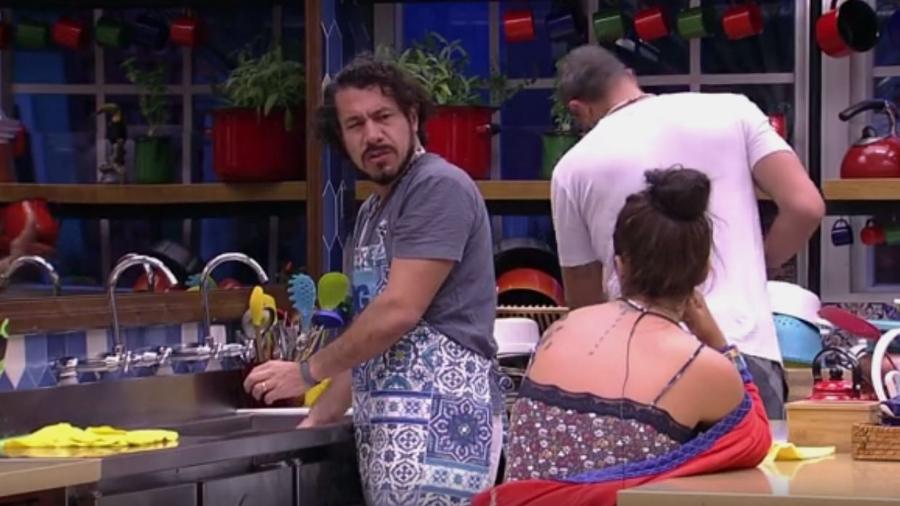 "Invejosa ou deslumbrada", diz Rômulo sobre Emilly - Reprodução/TV Globo