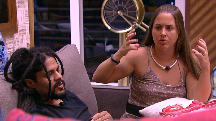 Patrícia conversa com os brothers do "BBB18" - Reprodução/Gshow