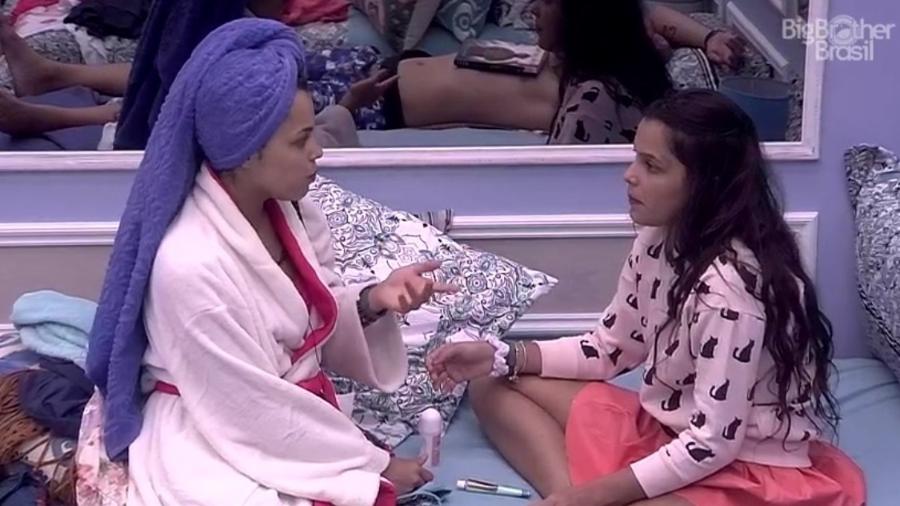 Mayla e Emilly falam sobre a mãe no quarto azul - Reprodução/Tv Globo