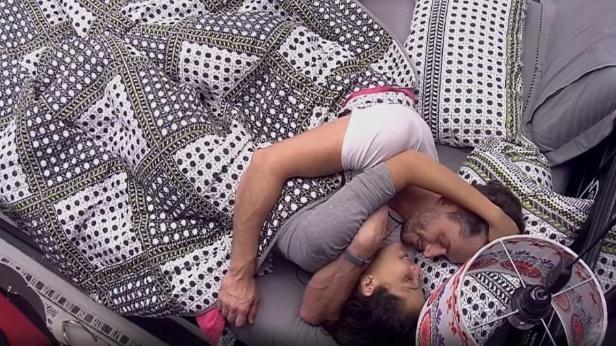 Marcos diz "eu te amo" para Emilly - Reprodução/TV Globo