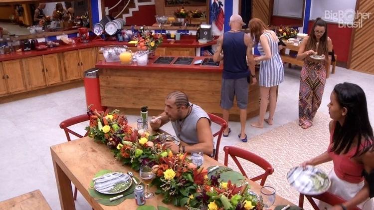 Almoço brothers - Reprodução/GloboPlay - Reprodução/GloboPlay