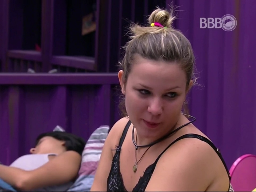 28.mar.2016 - Cacau fala sobre o pai e se emociona. "Ele era muito amoroso" - Reprodução/TV Globo