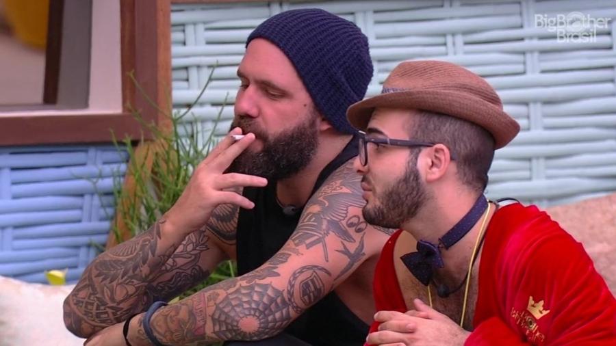 Caruso e Mahmoud criticam comportamento de Mara - Reprodução/Globoplay