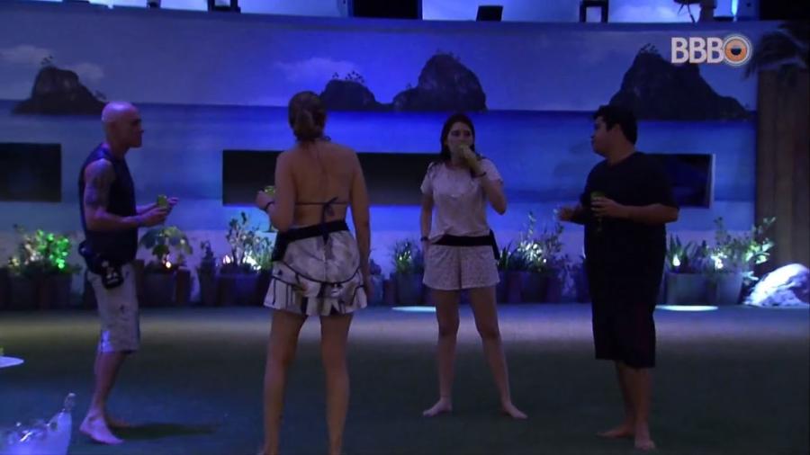 Família Lima curte primeira festa improvisada do "BBB18" - Reprodução/Globoplay