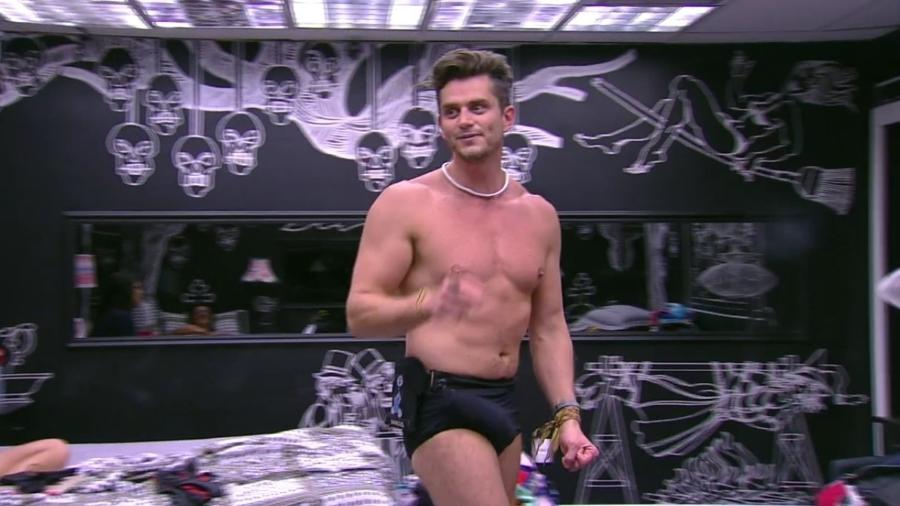 Marcos conta que colocou banana dentro da sunga para impressionar mulheres - Reprodução/TV Globo