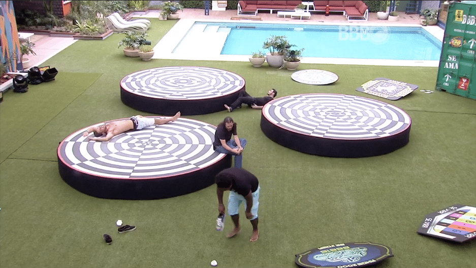 20.jan.2016 - Grupo de Alan, Daniel, Ronan e Tamiel vence primeira prova do líder do "BBB 16" - Reprodução/TV Globo