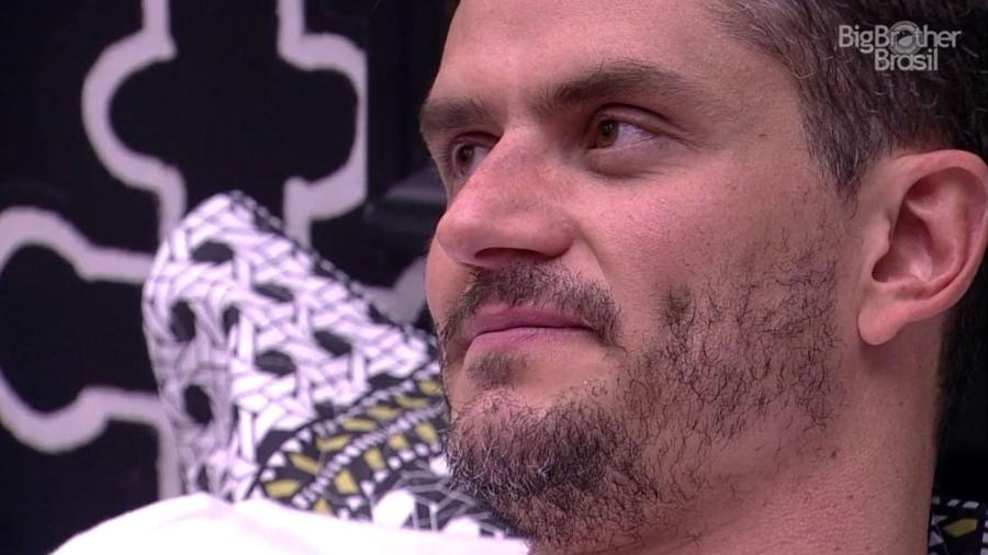 Marcos avalia colegas de confinamento - Reprodução/TV Globo