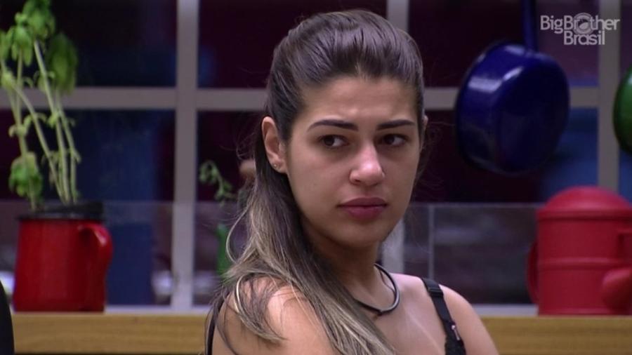 Vivian afirma que as chances de vencer o "BBB17" só acabam quando saírem da casa - Reprodução/TVGlobo