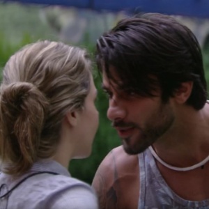 Ana Paula e Renan eram rivais no "BBB16"; ela foi expulsa do programa após dar um tapa no modelo - Reprodução/TV Globo - Reprodução/TV Globo