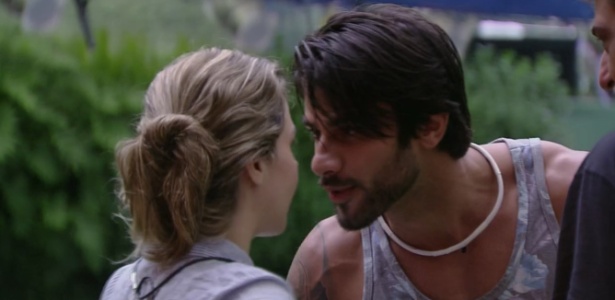 Ana Puala briga - Reprodução/TV Globo - Reprodução/TV Globo