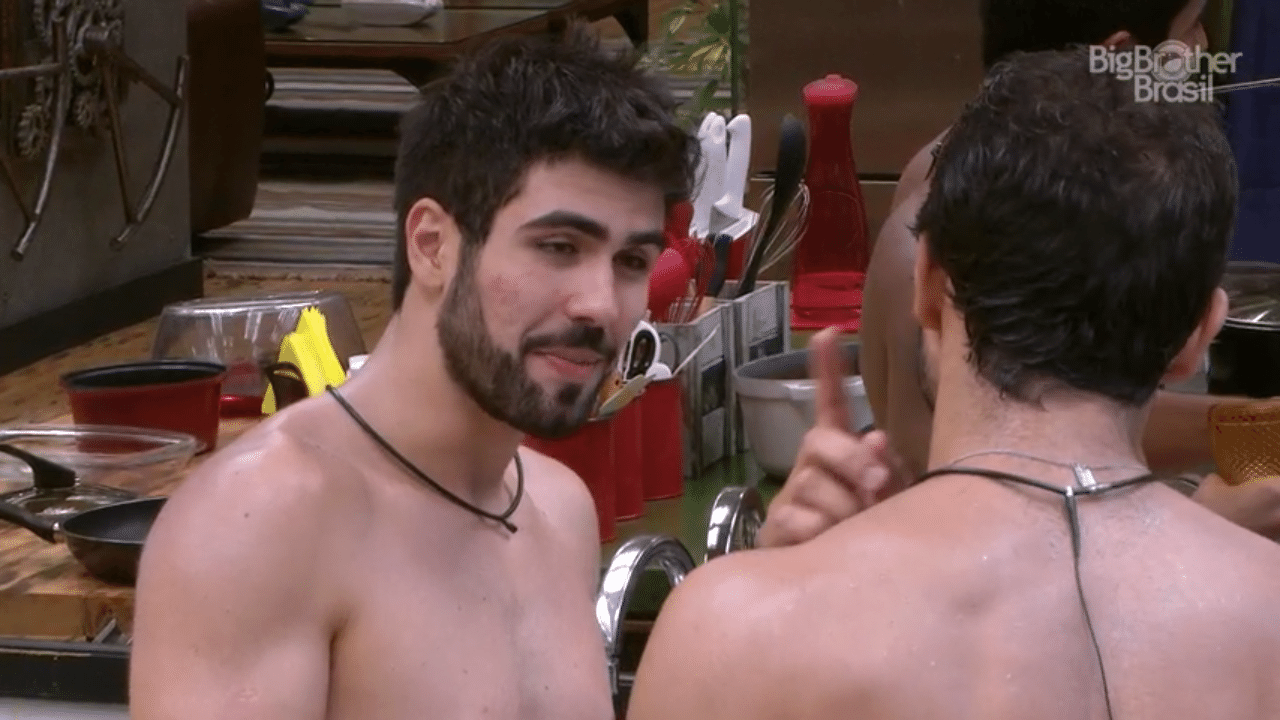 19.mar.2016 - Laham elogiou Munik e perguntou se sister está solteira no "BBB16" - Reprodução/TV Globo