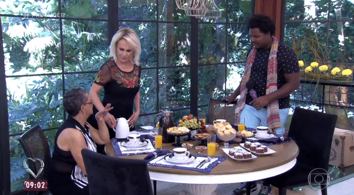 6.abr.2016 - Geralda e Ronan comentam a participação no "BBB16" - Reprodução/ TV Globo