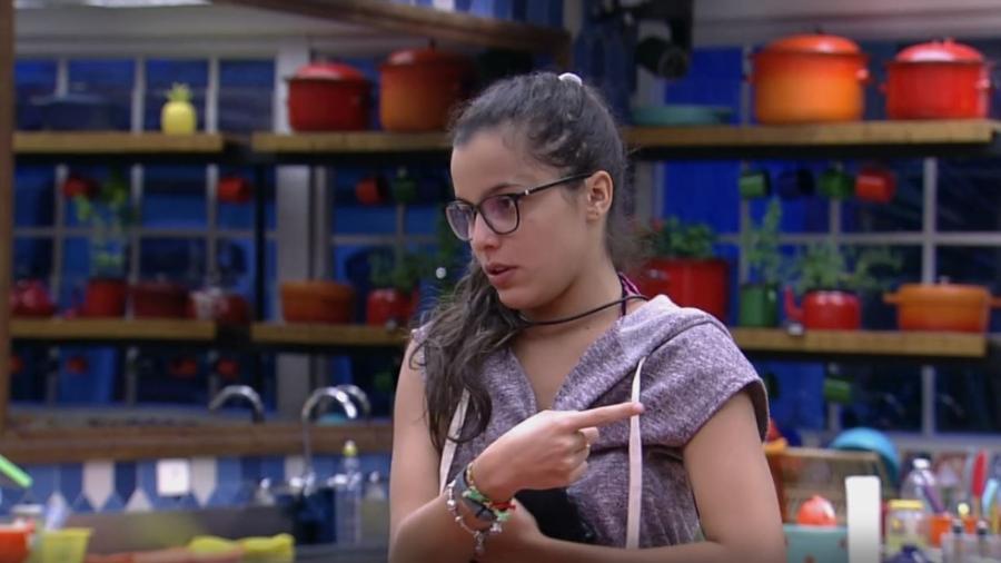 Emilly diz que Vivian foi muito mais homem que Marcos - ReproduçãoqTV Globo