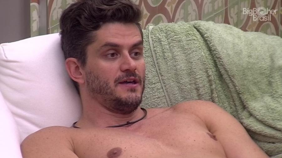 Marcos diz estar disposto a ir para o paredão com Ilmar - Reprodução/TVGlobo