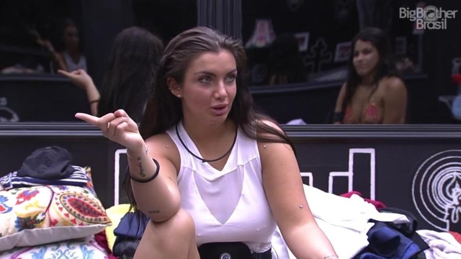 Elettra quer saber se já houve sexo no "BBB17" - Reprodução/ TV Globo