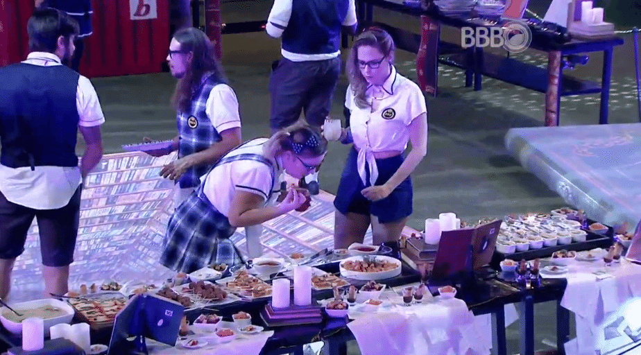 27.fev.2016 - Brothers curtem festa Sabedoria, "BBB16" - Reprodução/TV Globo