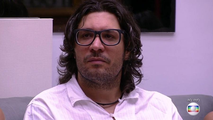 Ilmar aguarda o resultado do décimo paredão do "BBB17" - Reprodução/TV Globo
