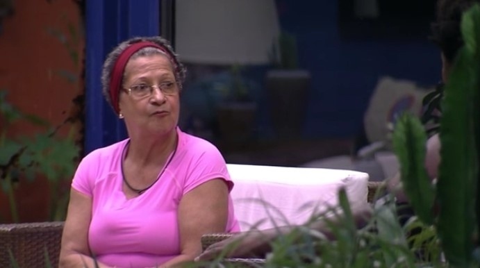 17.mar.2016 - Dona Geralda afirma que quem deixou Cacau com "a pulga atrás da orelha" em relação ao jogo de Matheus foi Renan - Reprodução/TV Globo