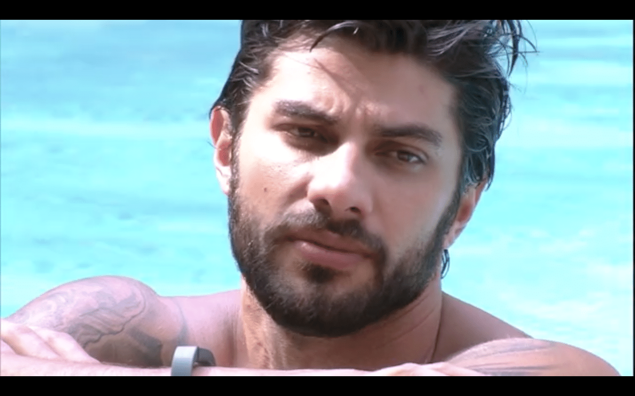 6.mar.2016 - Se não gostasse de outra pessoa fora do confinamento, Renan diz que o seu relacionamento com Munik seria diferente no "BBB16" - Reprodução/TV Globo