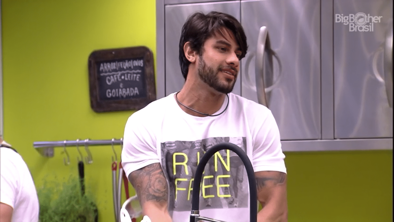 16.fev.2016 - Renan diz que não quer mais brigar com Ana Paula no "BBB16" - Reprodução/TV Globo