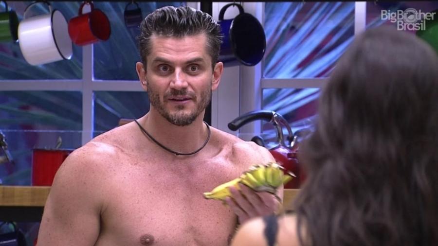 Marcos declara vontade de deixar o "BBB17" - Reprodução/Gshow