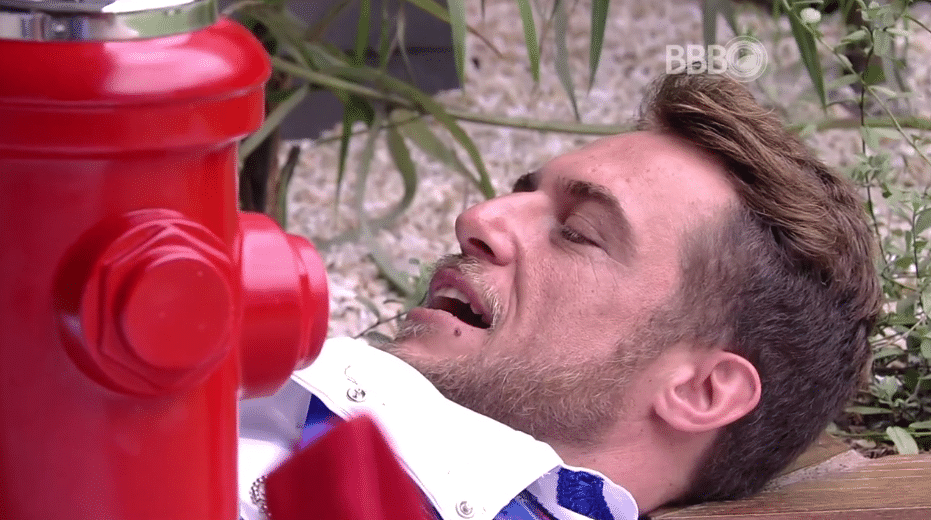 7.fev.2016 - Com saudade, Daniel comenta sobre seu relacionamento fora da casa. O brother disse estar vivendo "uma coisa muito gostosa" lá fora - Reprodução/TV Globo