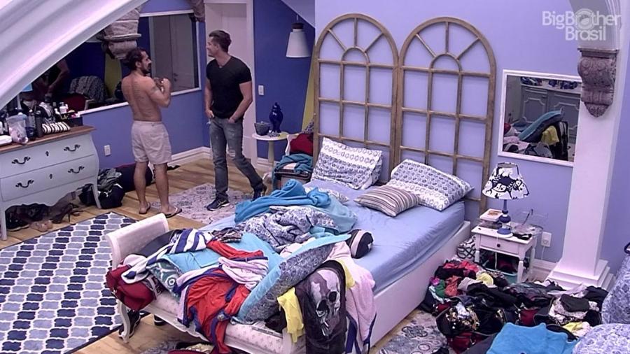 Rômulo confessou a Marcos que acha que não vai longe no "BBB7" - Reprodução/TV Globo