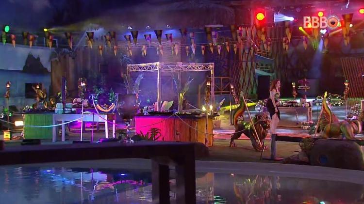 Ana Clara dança sozinha na festa "Reggae" - Reprodução/GlobosatPlay - Reprodução/GlobosatPlay