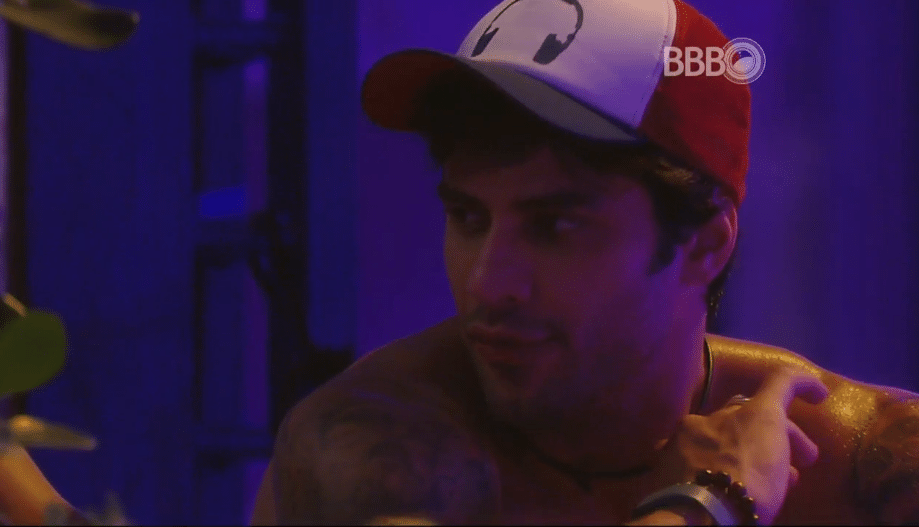 9.mar.2016 - Renan diz querer reatar o relacionamento com ex fora do "BBB16" - Reprodução/TV Globo