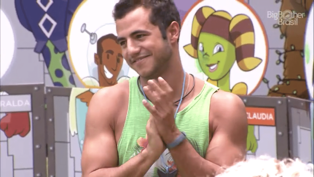 6.fev.2016 - Matheus vence prova do anjo no "BBB16" - Reprodução/TV Globo