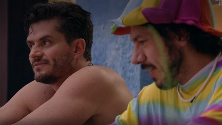 Marcos e Rômulo falam sobre Emilly - Reprodução/TV Globo