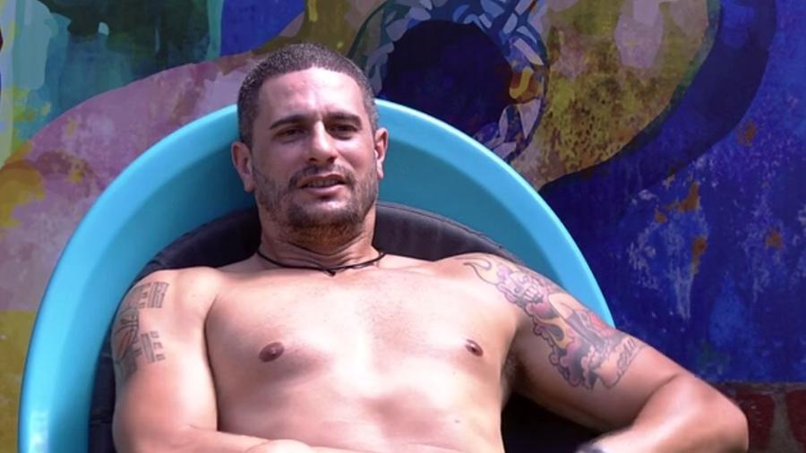 Daniel e Marinalva conversam do lado mexicano da casa - Reprodução/TV Globo