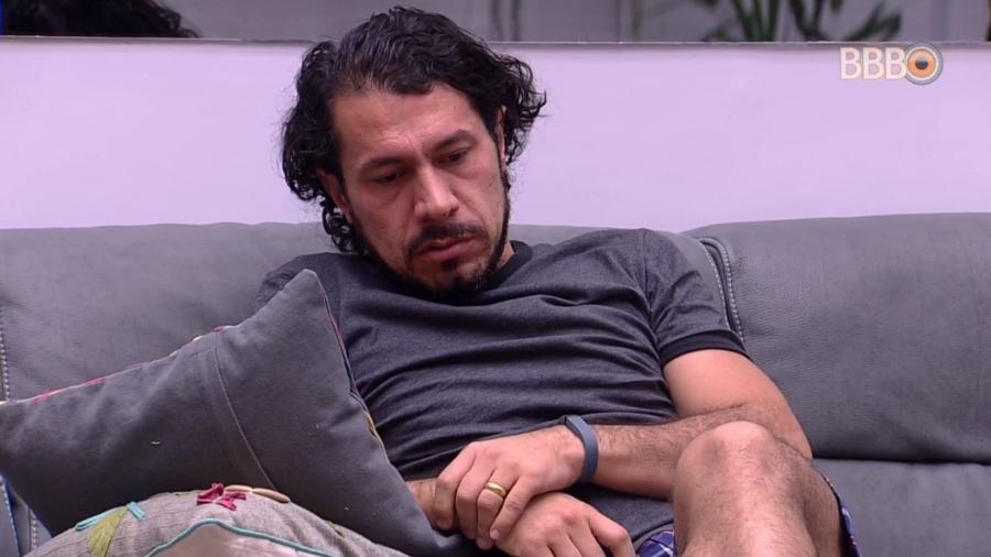 Rômulo vai para o lado mexicano - Reprodução/TV Globo