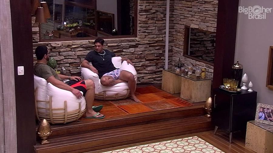 Luiz Felipe e Daniel montam estratégia para próximo paredão - Reprodução/TV Globo