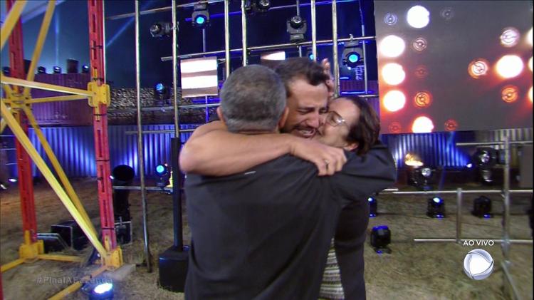 Matheus e Família - Reprodução/Record - Reprodução/Record