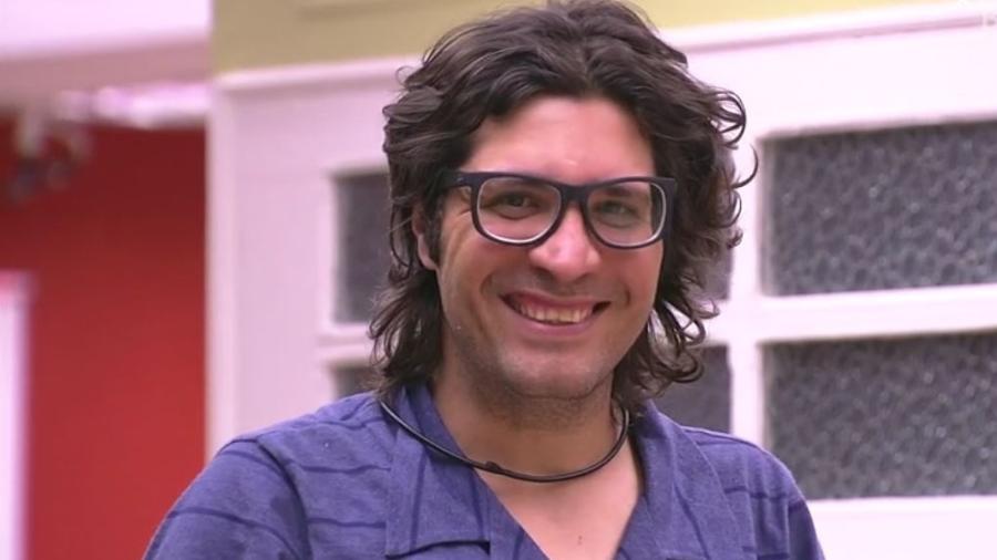 Ilmar fica constrangido com piadas sobre seu hálito - Reprodução/TVGlobo