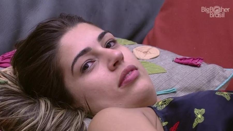 Os confinados cogitaram sobre o resultado de um paredão entre Vivian e Emilly - Reprodução/TVGlobo