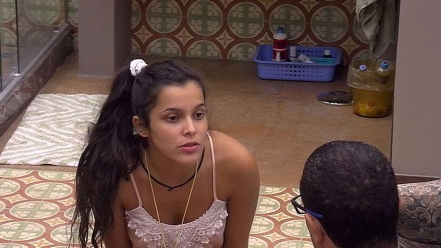 Emilly e Daniel deliberam sobre paredão - Reprodução/TVGlobo