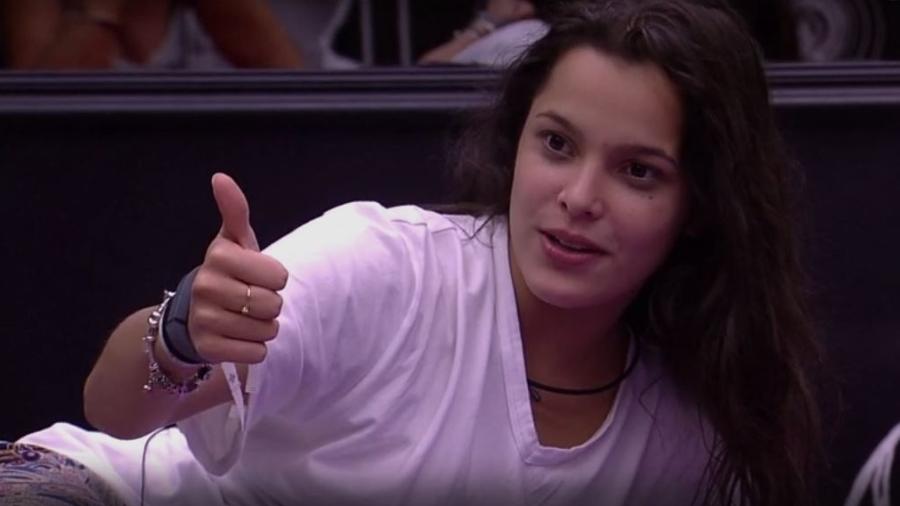 Emilly: "A gente tem que ser muito forte psicologicamente pra aguentar tudo isso" - Reprodução/TVGlobo