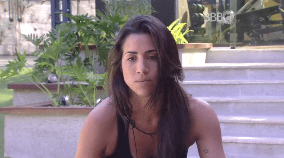 5.fev.2016 - Juliana diz pensar em indicar Ana Paula para o próximo paredão do "BBB16" - Reprodução/TV Globo